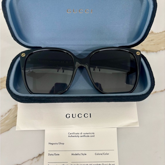 Gucci Women's Black Sunglasses. Cat eye. 57mm. - Picture 2 of 4